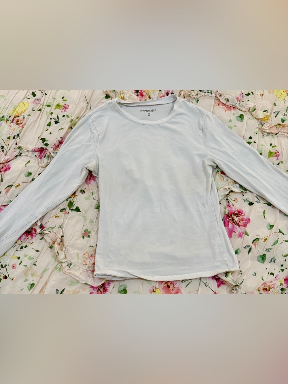 Abercrombie & Fitch Women's Long Sleeve Tee - White
